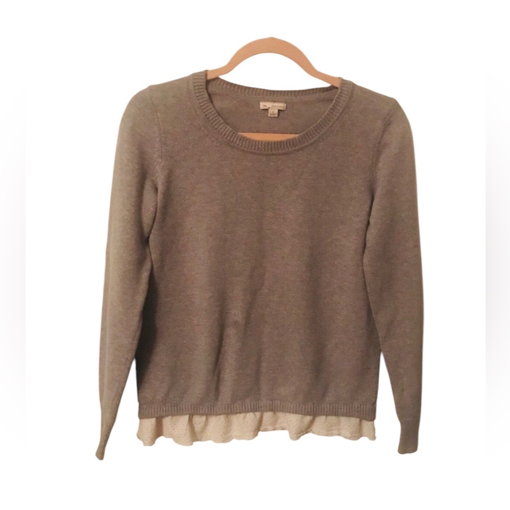 Super cute Gap sweater with white ruffle hemline